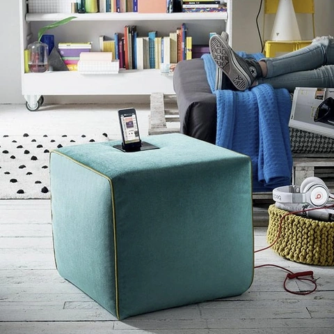 Pouf in tessuto con sistema stereo mobile Zeppelin di Felis