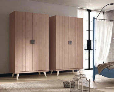 Armadio in legno ad ante battenti KAR di Scandola