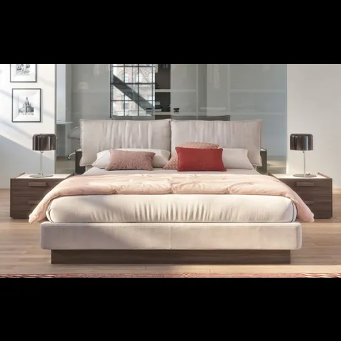 Comodino in finitura olmo dark con top in marmo di Carrara Spalla 10 Basic di S75