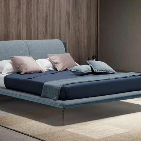 Letto matrimoniale di design dalla linea dinamica con testiera Dress di Novaluna