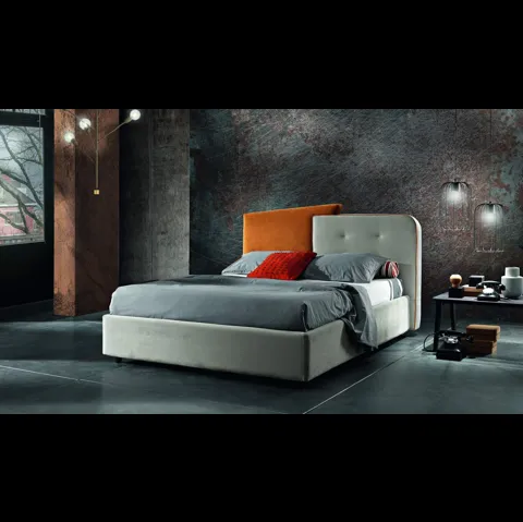 Letto in tessuto con testiera asimmetrica bicolore Dixon di MaxHome