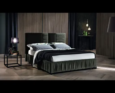 Letto matrimoniale con testiera Pablo in tessuto con pieghe di MaxHome