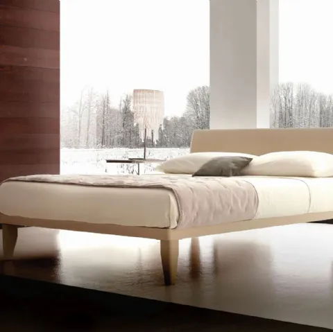 Letto matrimoniale in ecopelle Niki Tessile con testiera di Ergogreen