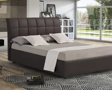 Letto in tessuto con testiera curva trapuntata a quadri Berlino di Novaluna