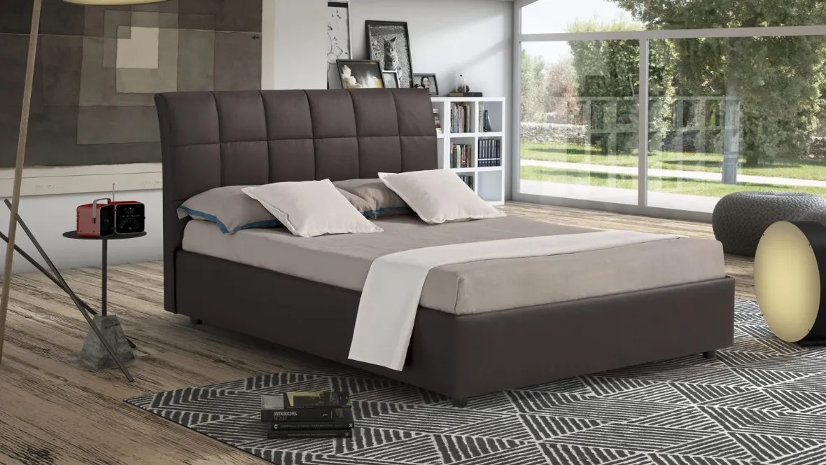 Letto in tessuto con testiera curva trapuntata a quadri Berlino di Novaluna