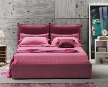 Letto in tessuto imbottito con testiera Dream di Novaluna