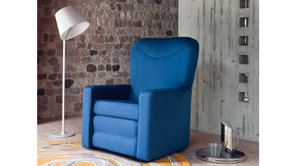 Poltrona Relax con meccanismo alzapersona Stylo di Rigosalotti