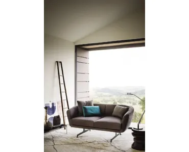 Divano lineare in tessuto imbottito Betty a due posti di Kartell