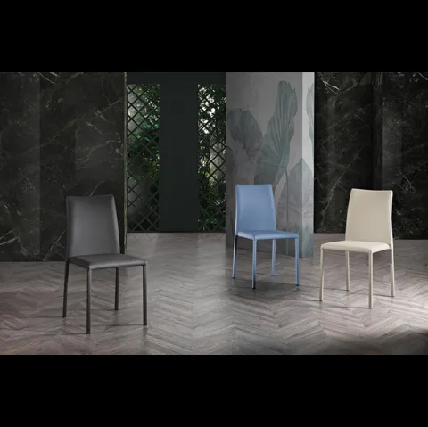 Sedia Betty rivestita in ecopelle di MaxHome