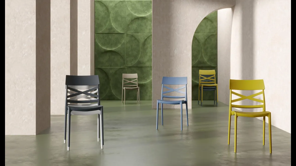 Sedia impilabile Elsa in polipropilene di MaxHome