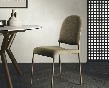 Sedia in tessuto imbottito Gilda di Sedit