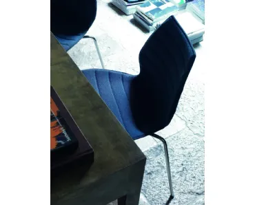 Sedia impilabile Maui Soft Trevira in tessuto con gambe in acciaio di Kartell