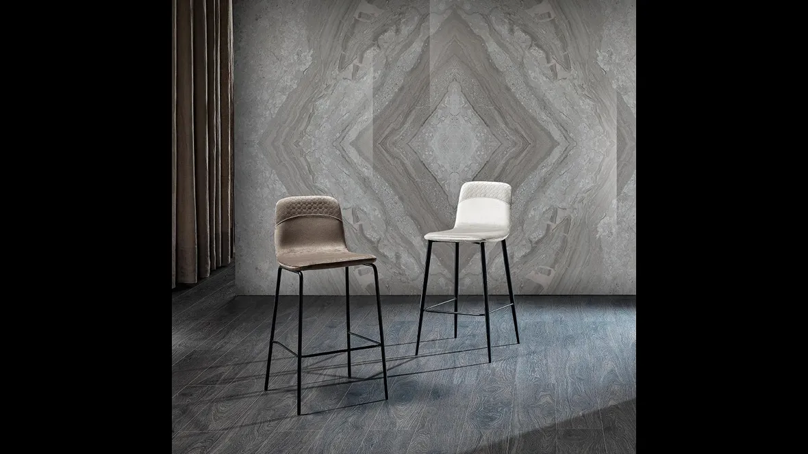 Sgabello Carlotta in tessuto di MaxHome