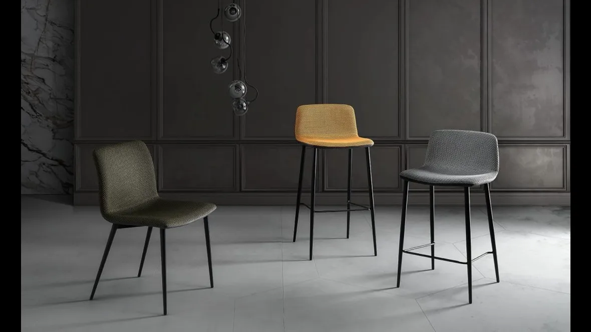 Sgabello Rebecca 3D in tessuto imbottito di MaxHome