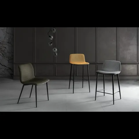 Sgabello Rebecca 3D in tessuto imbottito di MaxHome