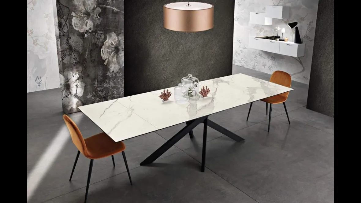 Tavolo allungabile in vetroceramica Blair Statuario Venato Bianco di MaxHome