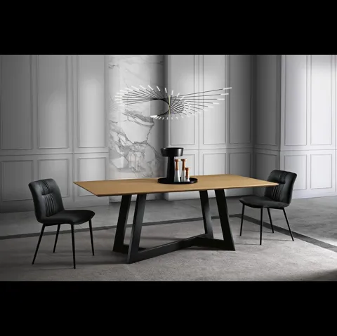 Tavolo Eddy di MaxHome