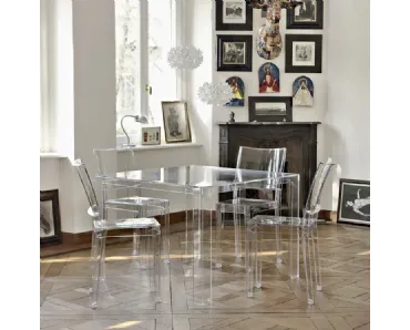 Tavolo Invisible in plexiglas trasparente di Kartell
