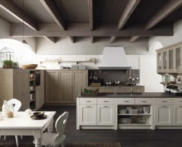 Cucina Classica con penisola in legno con finitura Neve e Nocciola con top in pietra Tabià T01 di Scandola