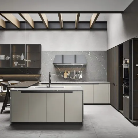 Cucina Moderna angolare in legno di Rovere termocotto e laccato opaco Eclettica 04 di Scandola