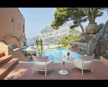 Poltroncina Cara Outdoor di Kartell