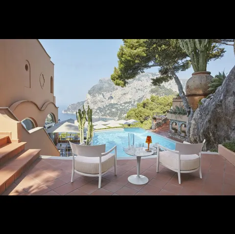 Poltroncina Cara Outdoor di Kartell