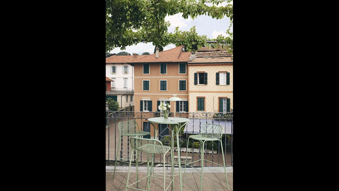 Sgabello e Tavolino Hiray di Kartell