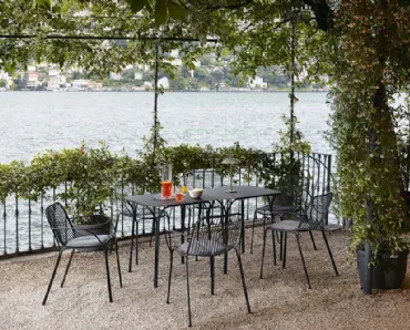 Tavolo quadrato in acciaio Hiray di Kartell